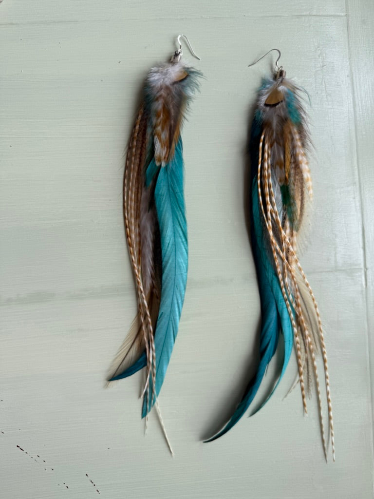 Fjäderörhängen långa